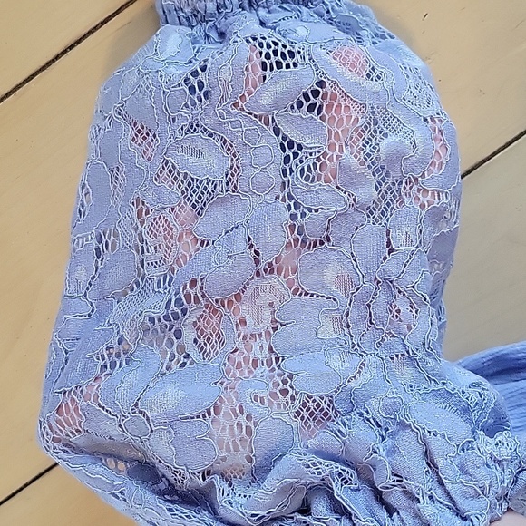 🌺3 for $10 She + Sky Lace Sleeve Off the Shoulder Blouse - Picture 5 of 9
